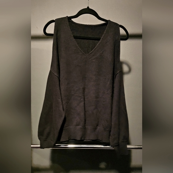 Source Unknown Tops - Black size medium sweater